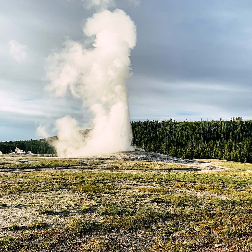 Yellowstone Vacation Packages  SeeYellowstonecom