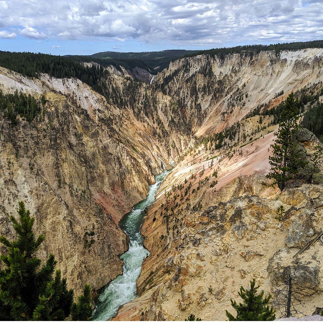 Yellowstone Vacation Packages  SeeYellowstonecom